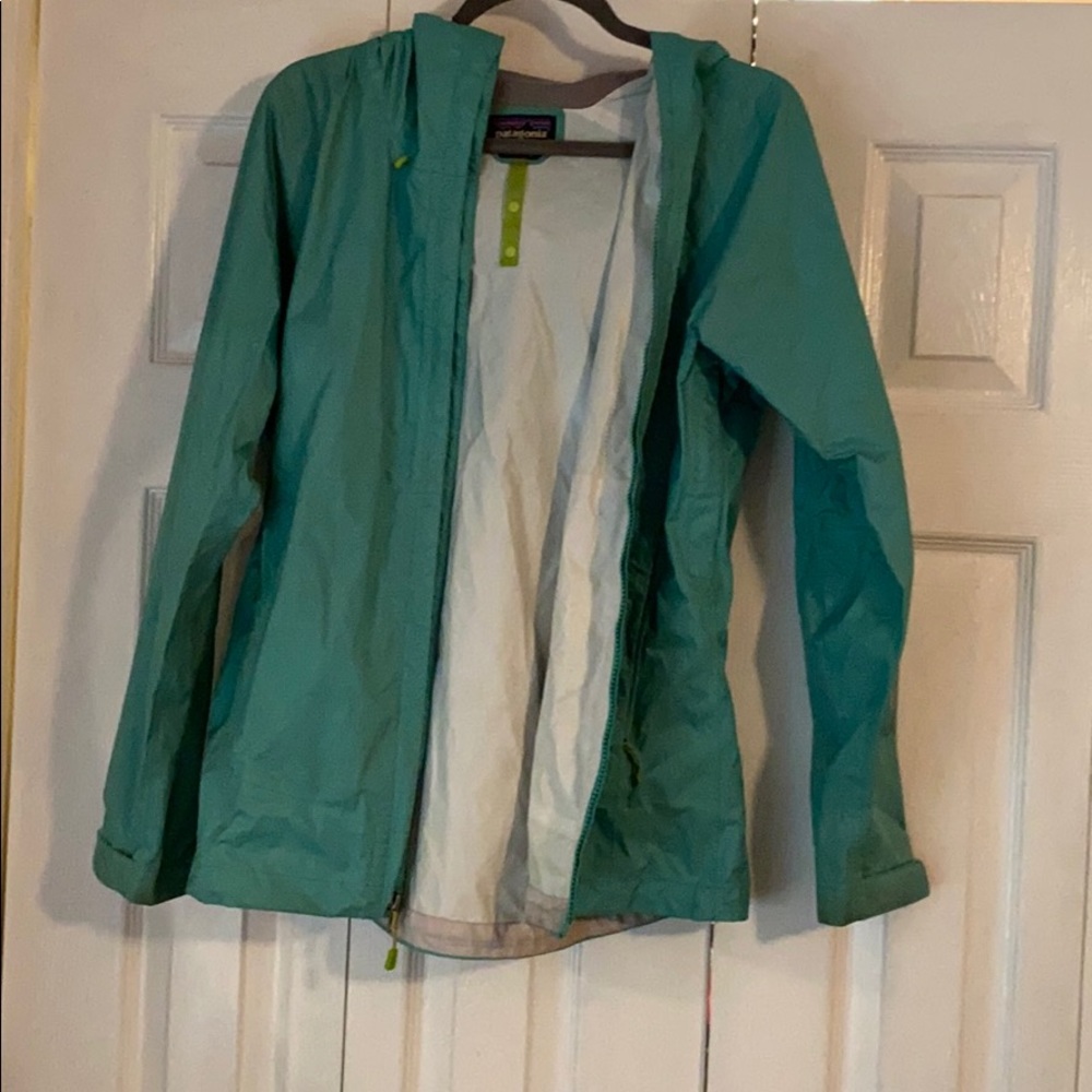 Women’s Patagonia rain jacket